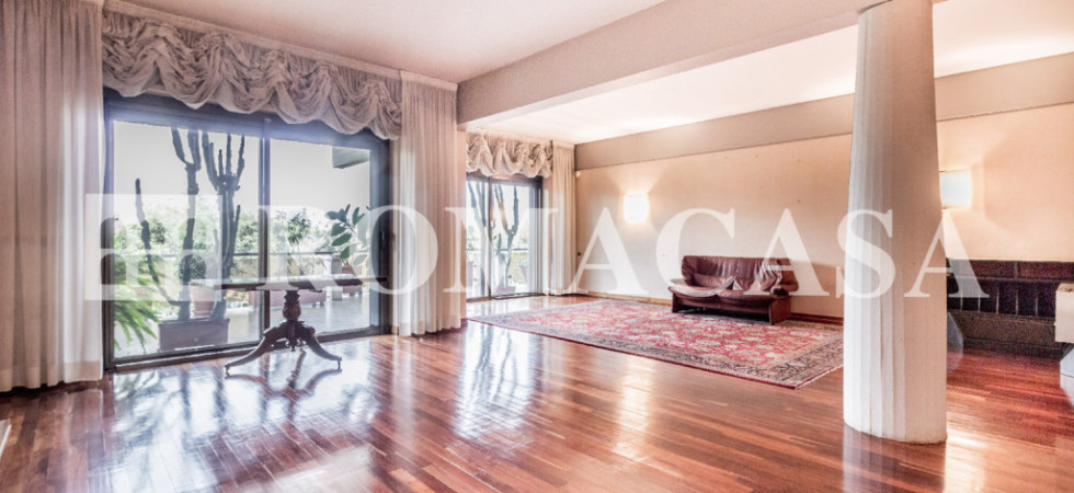 ROMA – APPARTAMENTO “EUR Laghetto” ROMA – APPARTAMENTO “EUR Laghetto”